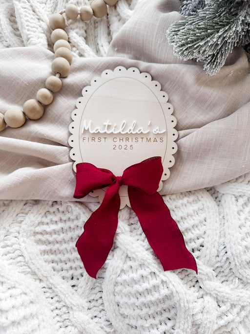 personalised scalloped christmas sign with bow detail